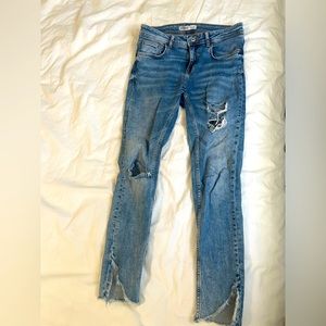 Zara distressed skinny jeans size 4